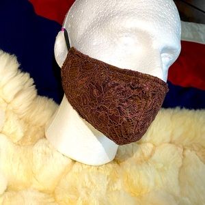 Shiny Lace mask with Polypropylene Cloth